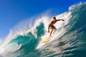 九游下载官网-德甲引领欧洲足球新风尚，创新战术层出不穷，德甲intro